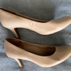 Women's LIFESTRIDE PARIGI Beige Nude Taupe Patent Pumps, 7